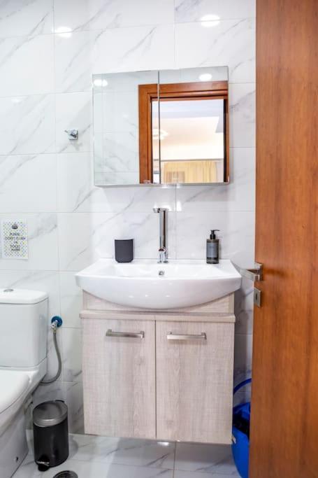 Studio Apartment With All Amenities In Kolonaki Афины Экстерьер фото